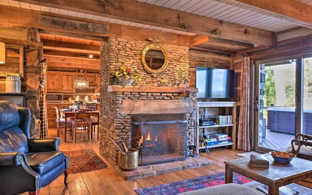 Cabin Near Boone w/ Hot Tub & Mountain Views