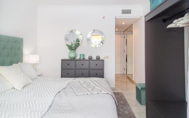 Stylish Penthouse 2 pools & next to beach - RDR204