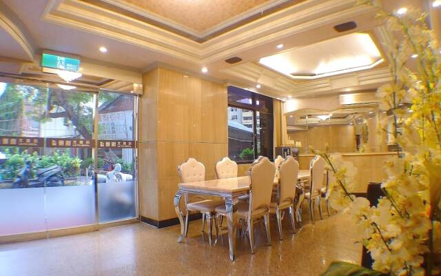 Lo Fo Hotel