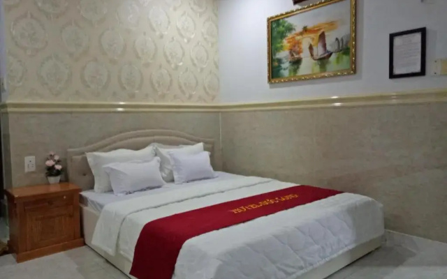 Duc Long Hotel