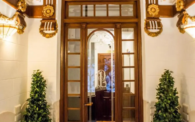 Madrid 1915 Private Suites