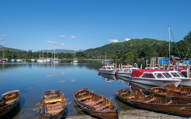 Modern Holiday Home in Bowness-On-Windermere Near Lake