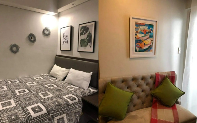 A2J Luxury Balcony BGC Suite Near SM AURA Taguig