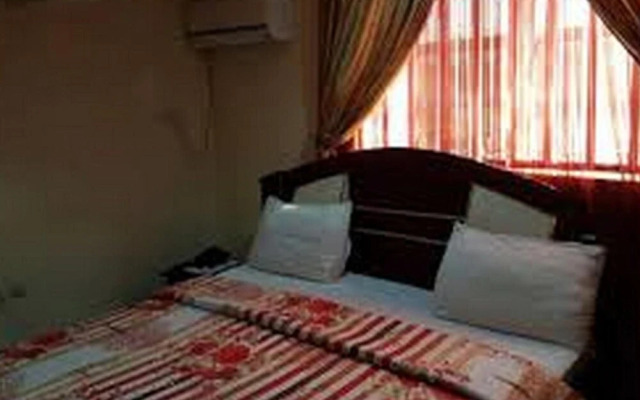 Rodze Hotel & Suites