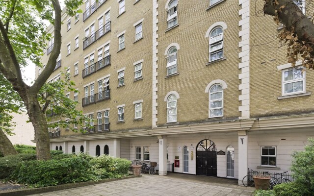 stylish two bedroom apartment near tower bridge by underthedoormat