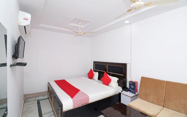 OYO Flagship 23207 Hotel Raj Shree