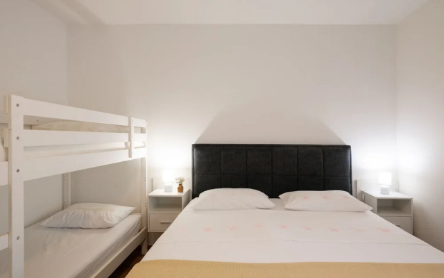 House Rose With Garden and Pool