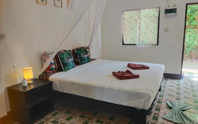 Bamboo Hut Bungalow - Adults Only