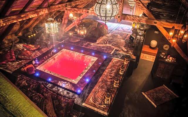 Bijou Hotel / Love and Romance