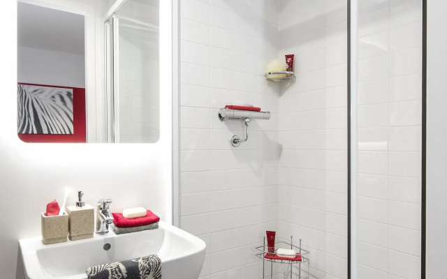 Yugo Explore - Arran House