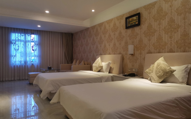 Lucky 8 Hotel