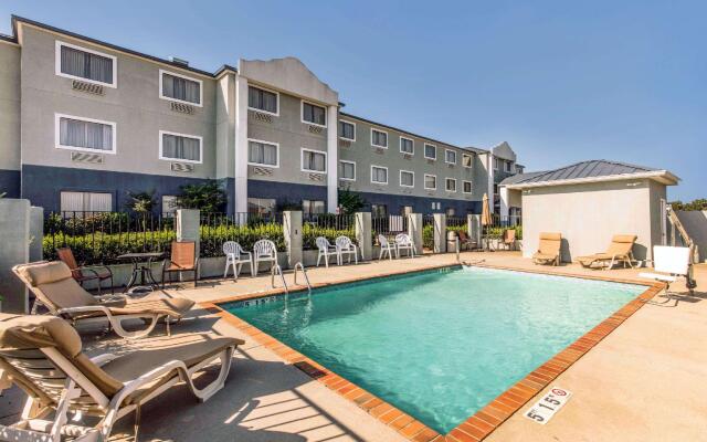 Quality Inn & Suites Pearl - Jackson