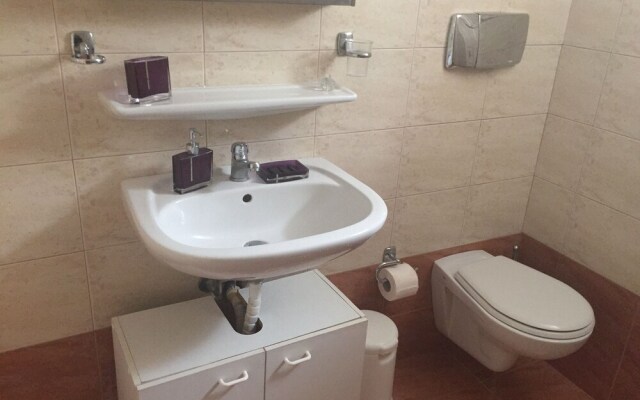 Alexiou Apartments Blue