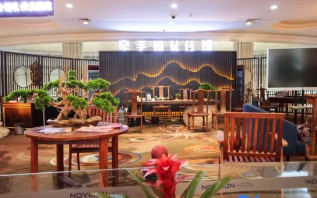 Anyang Huaqiang Nuohuating Hotel (Cultural and Sports Center Stadium)