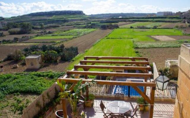 Villayana Gozitan Farmhouse with pool