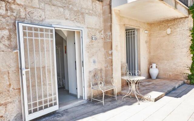 Equorum Prospectus 1 - OSTUNI CENTRO - Guest House