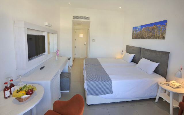 Nissiana Hotel