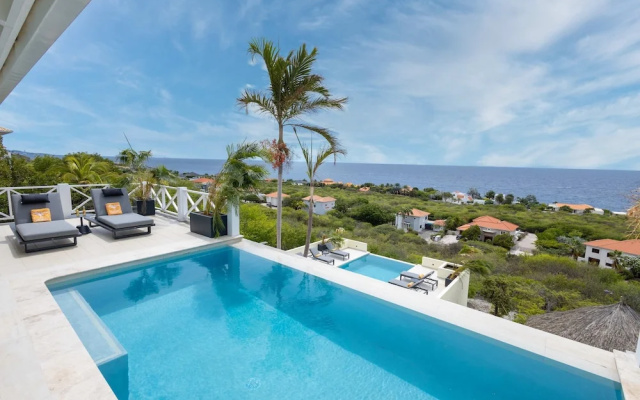 Villa Azure Vista 6BR Luxury Stay w 2 Pools