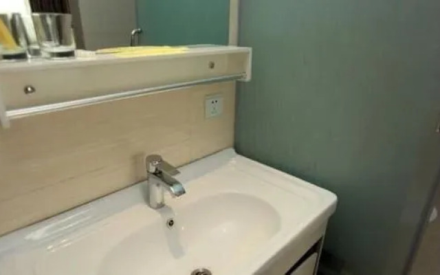 Chengdu Xiangping Business Hotel