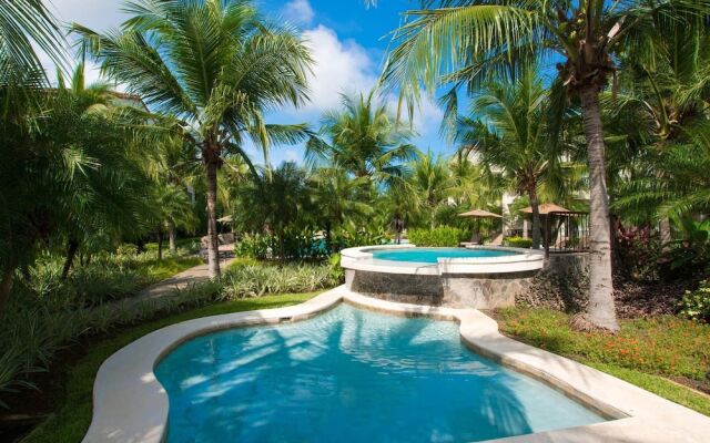 Classy artsy ocean-view unit near pool at Pacifico in Coco sleeps 6