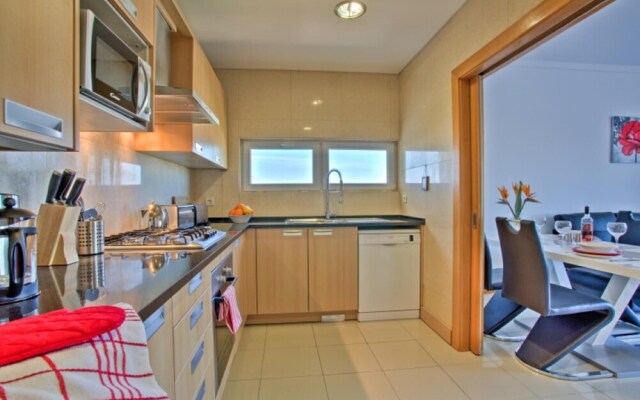 Inviting 1-bed Beach Apartment in Albufeira
