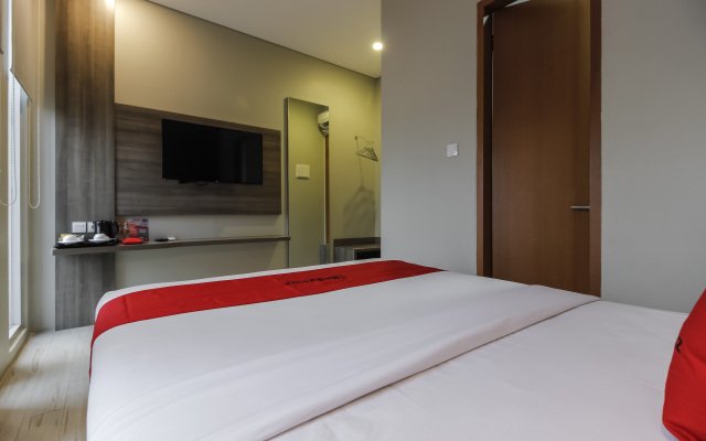 RedDoorz Plus near Tebet