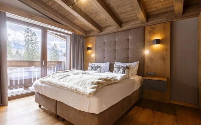 Beautiful Chalet With Swimming Pool