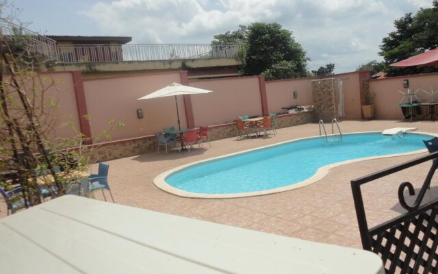 Caesar's Court Hotel and Suites