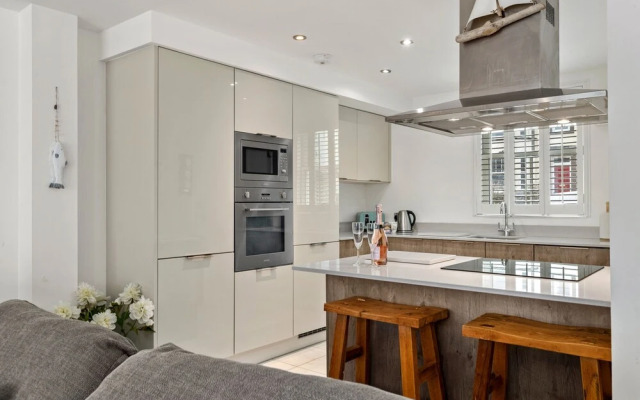 Maes-y-berllan - Close to Village and Beach