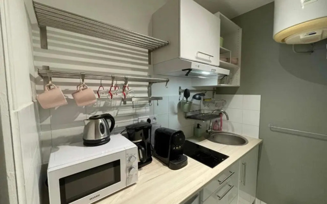 STUDIO HYPERCENTRE à 1 MN PLAGE ET DES PORTS