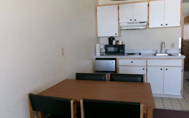 Seahorse Oceanfront Lodge