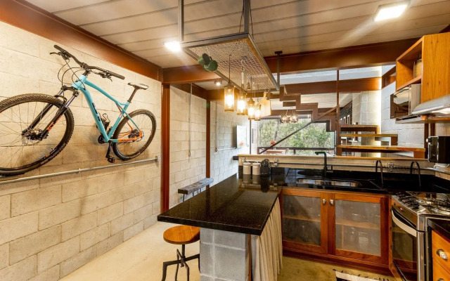 Triplex com Design Industrial em Itaipava | AIR A2