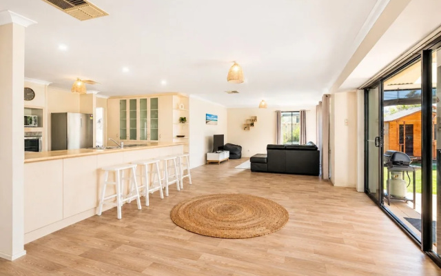 Sandpiper House – Guest Rooms – Busselton