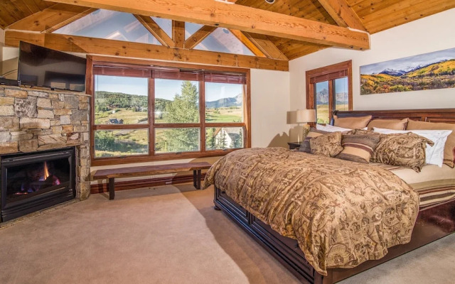 Lodge ON THE Point by Exceptional Stays
