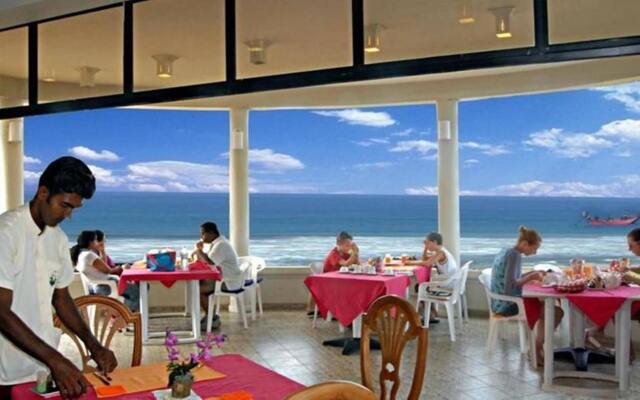 Oasey Beach Hotel