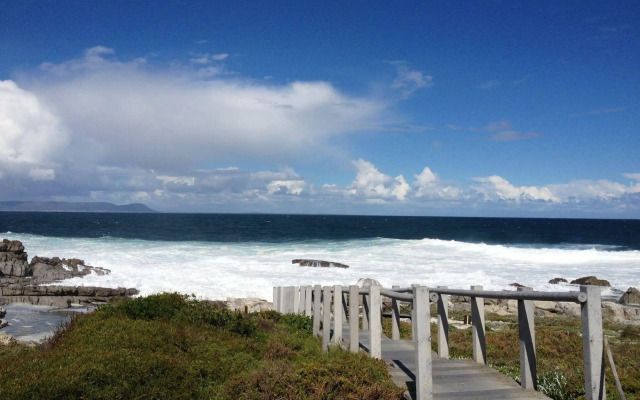 31 Tobago Bay Hermanus Seafront