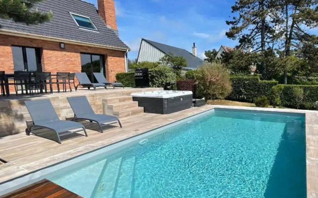 Superbe maison avec piscine et jacuzzi dans les dunes