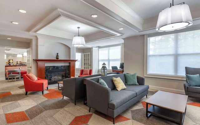 Holiday Inn Express Hotel & Suites Amherst-Hadley, MA
