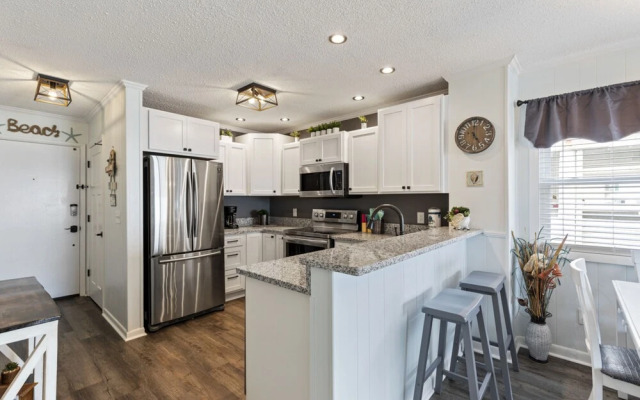 Ocean Pier Beach-view Condos