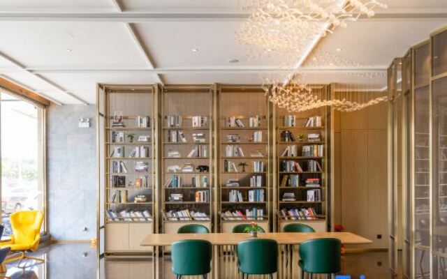 Paco Hotel (Guangzhou South Railway Station Panyu Changlong Branch)