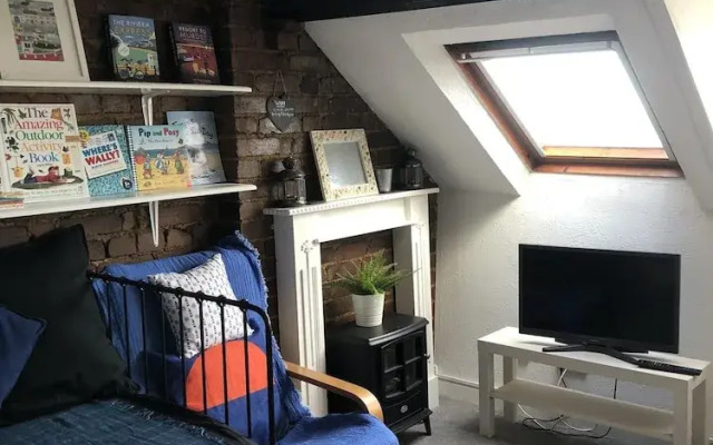 Quirky Loft Apartment in Paignton With sea Views