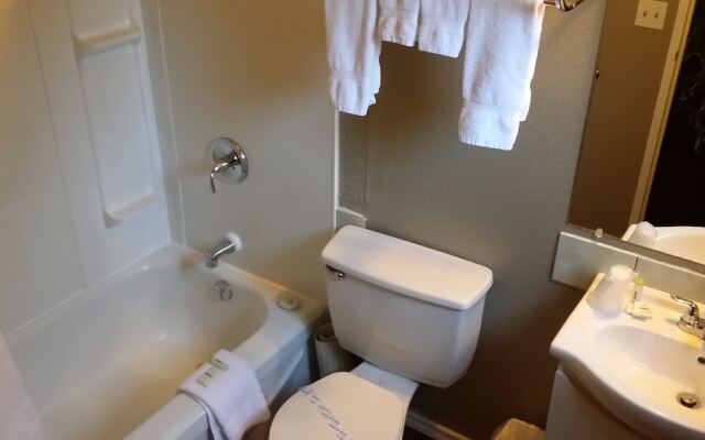 Magnuson Hotel Creston