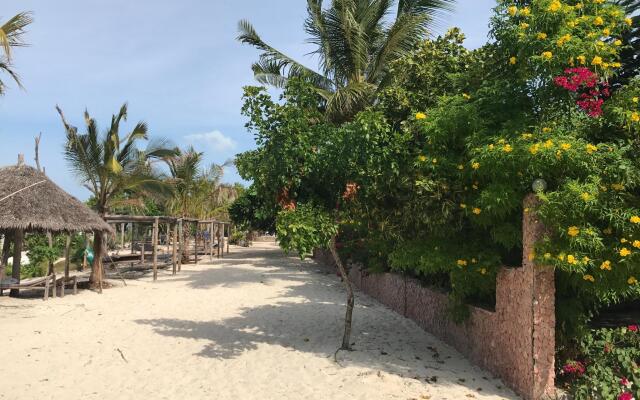 Mbuyuni Beach Village - Bungalows