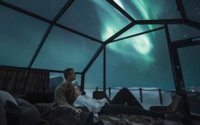 Golden Crown - Levin Iglut