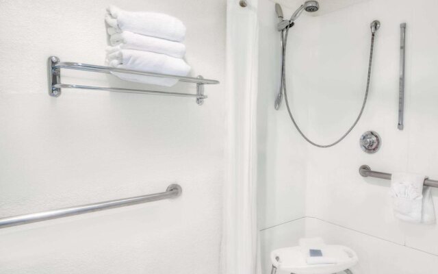 Hawthorn Suites Sacramento