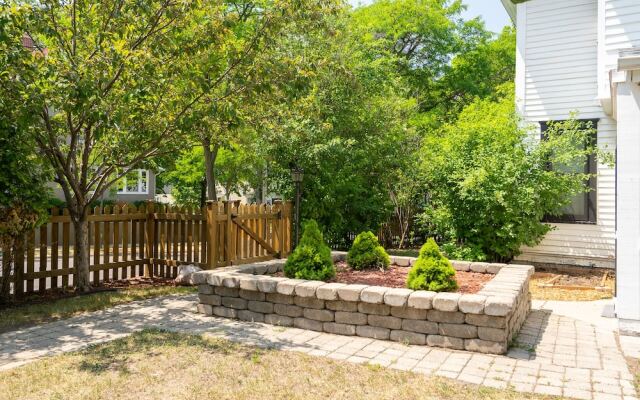 Linden Hills Luxury Charmer