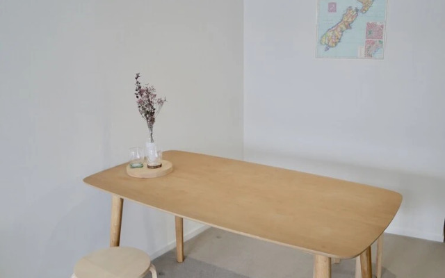 Leafy Street Apartment Central Auckland