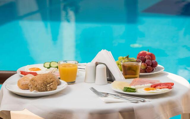 Elotis Suites