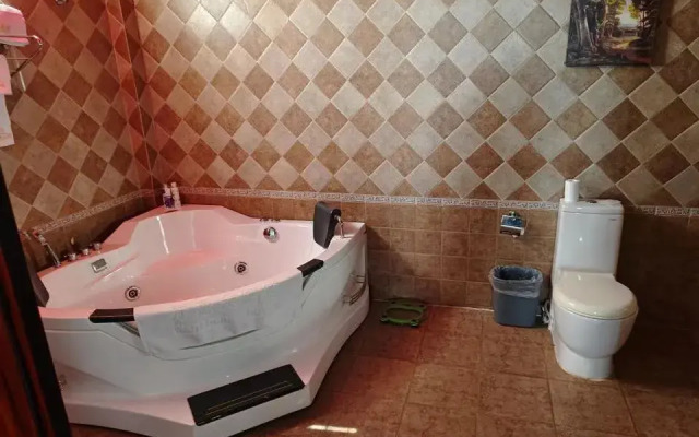 Baiyin Renan Hotel