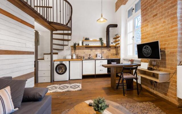 Old Port Riverside Apartments in City Center